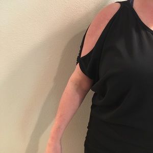 NWOT cold shoulder, size L, tie in the back shirt